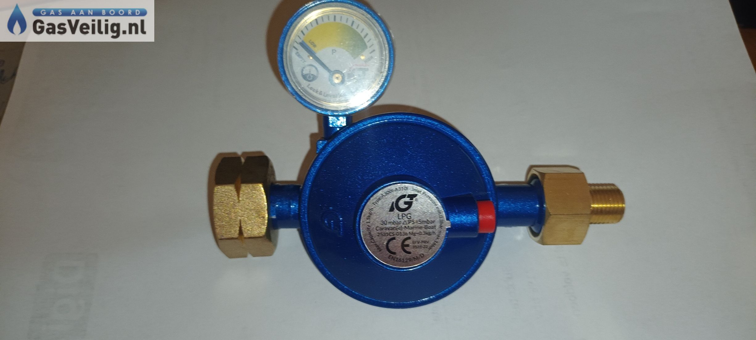 Marine drukregelaar 30 mbar met manometer, overdrukventiel en doorstroombegrenzer. 1/4 linkse uitgang en Shell ingang 039