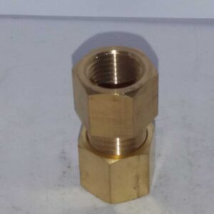 Messing 8mm knelkoppeling recht 1/4 binnenendraad x 8mm knel.