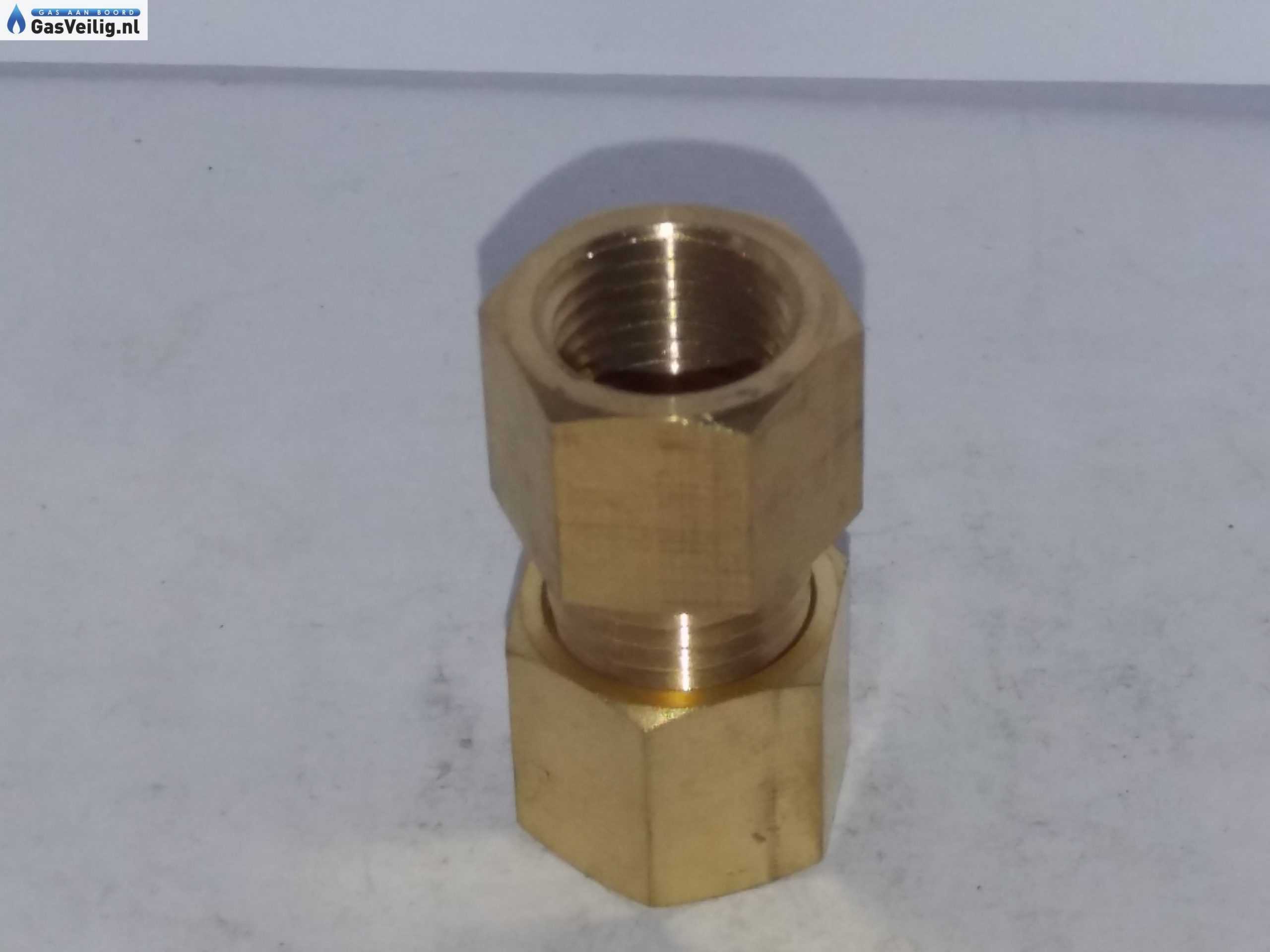 Messing 8mm knelkoppeling recht 1/4 binnenendraad x 8mm knel.