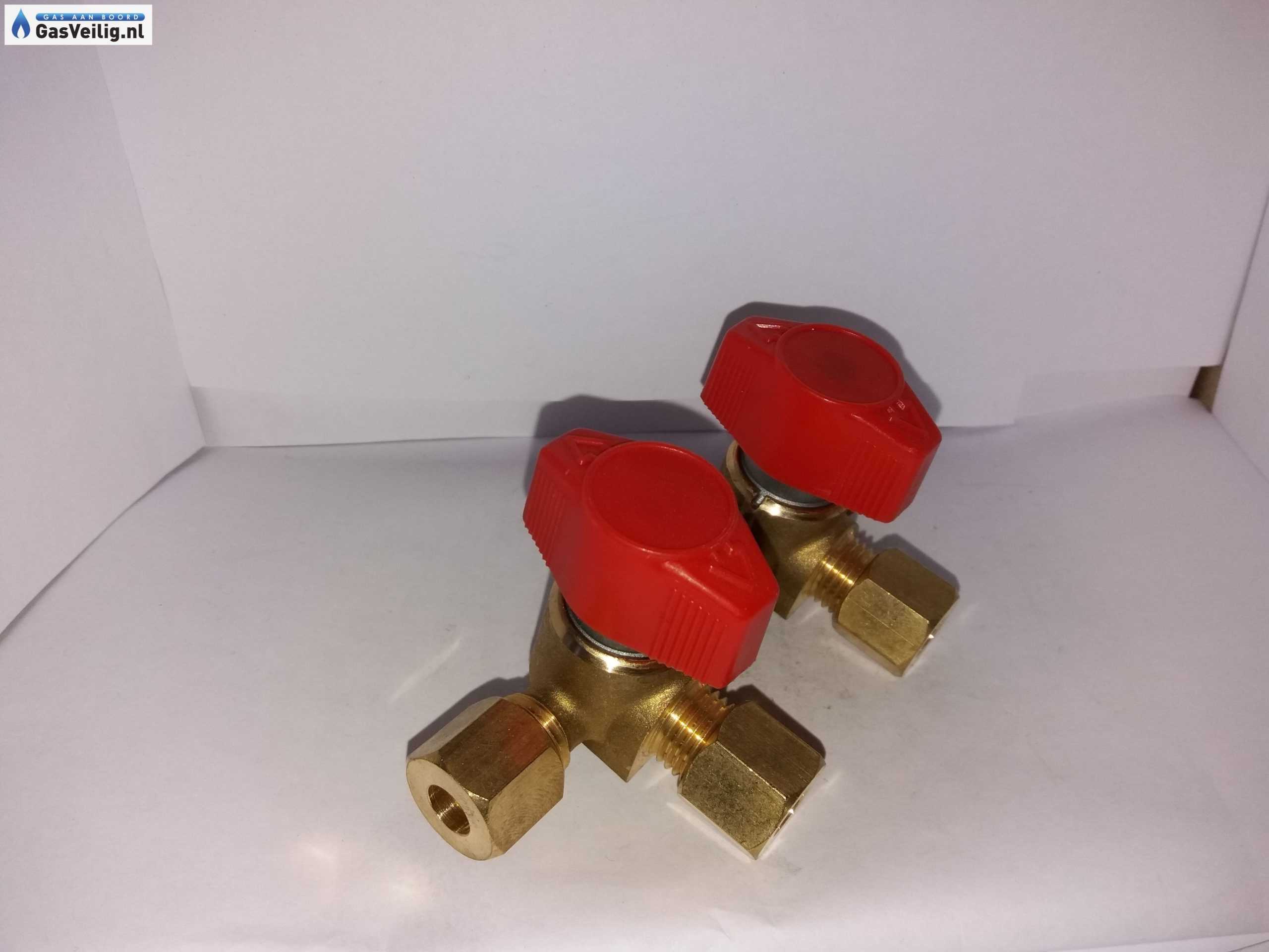 Complete set onderdelen voor het aanleggen van een nieuwe gasinstallatie met 2 gebruistoestellen één met een 8 mm knel aansluiting en één met een 8mm knel x 1/2 buitendraad aansluiting. - Afbeelding 9